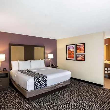 La Quinta Inn & Suites By Wyndham Las Vegas Nellis-2