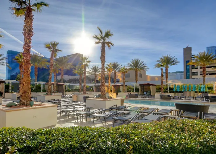 Trip to College Jewel Suite W/Balcony Mgm Signature * 23Rd Floor* Strip View