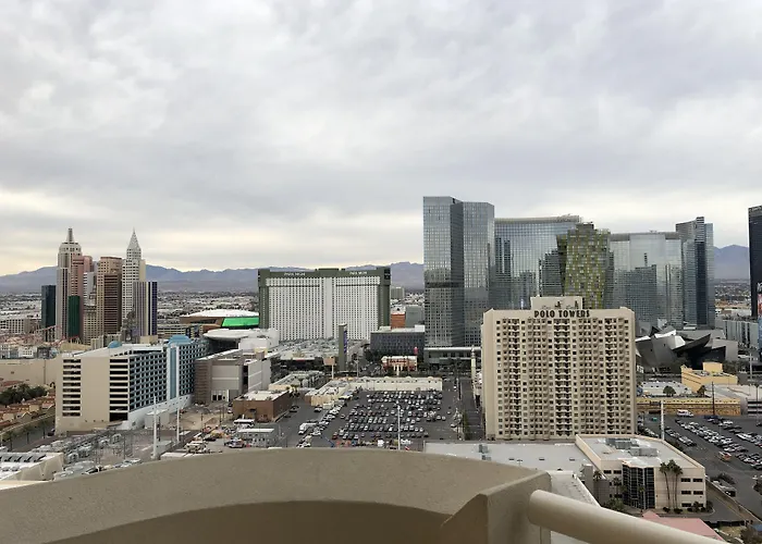 Waterpark hotel: True 1Br Balcony Suite With Strip View At Mgm Signature
