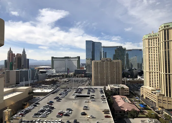True 1Br Balcony Suite With Strip View At Mgm Signature